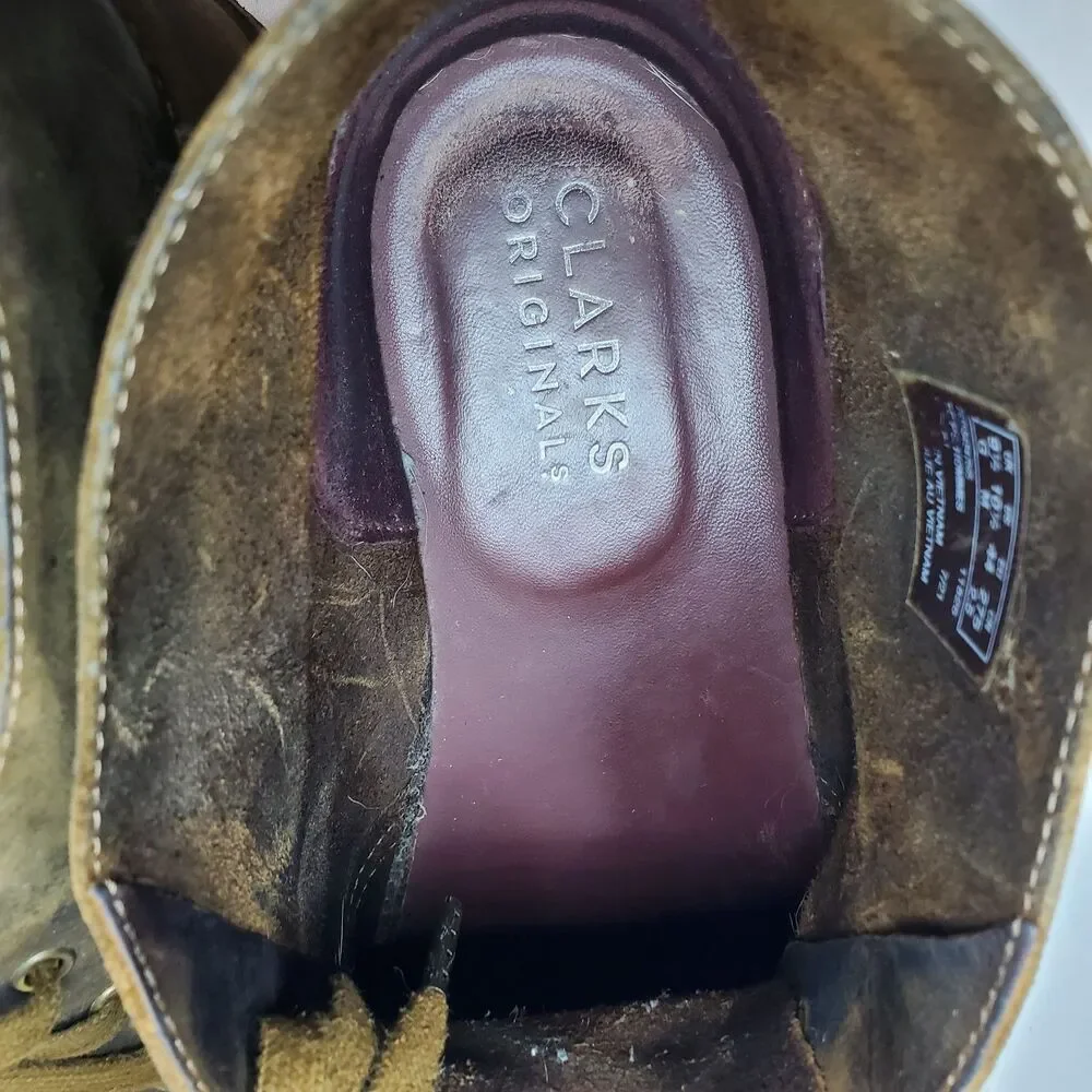 Clarks Men’s Desert Boots Leather Crepe Sole 9.5M Brown Chukka Shoes Classic